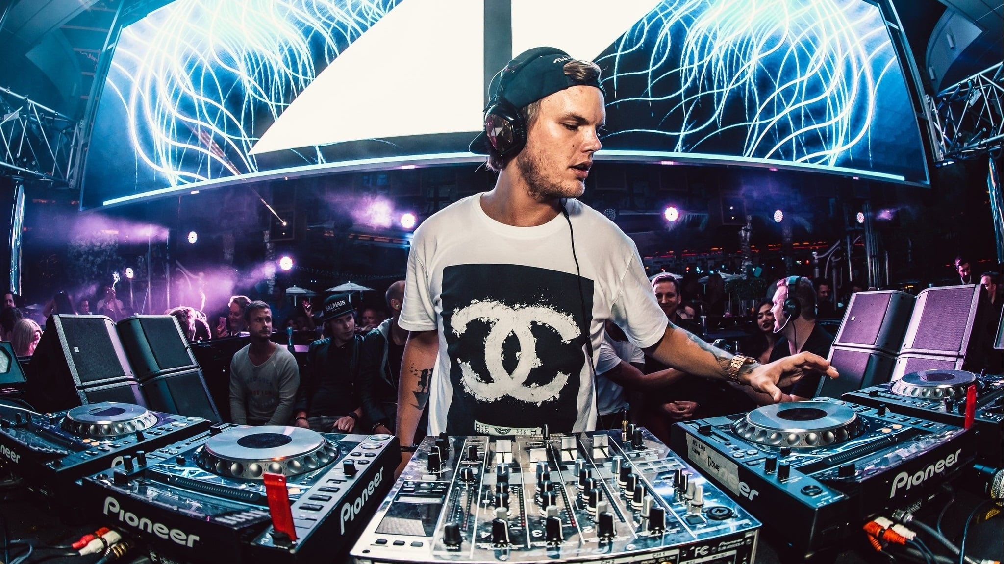 Avicii: Những Câu Chuyện Có Thật